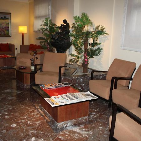 Hotel Los Angeles ฟิกวยเรส ภายนอก รูปภาพ