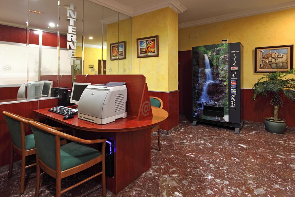 Hotel Los Angeles ฟิกวยเรส ภายนอก รูปภาพ